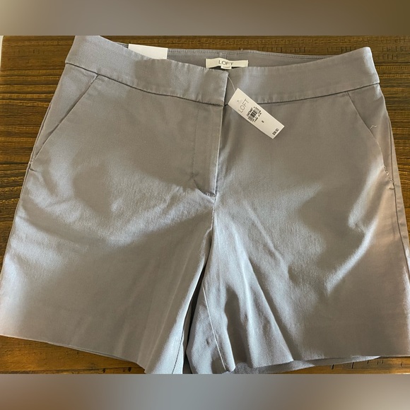 LOFT Women’s Silver 6” Shorts Size 6 - Picture 1 of 4